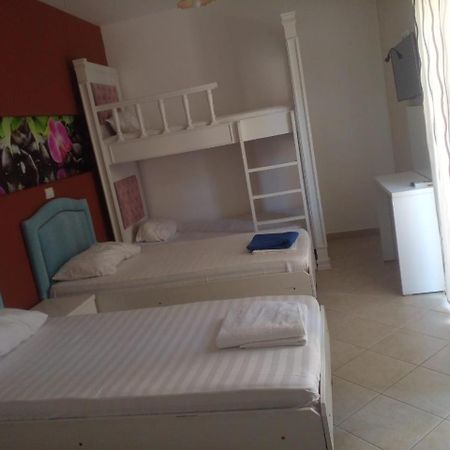 Ideal Aparthotel Saranda מראה חיצוני תמונה